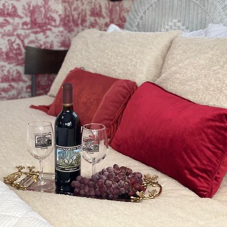 The Langworthy Inn & Winery Вестерлі Номер фото